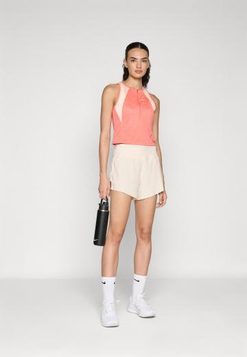 Спортивный топ