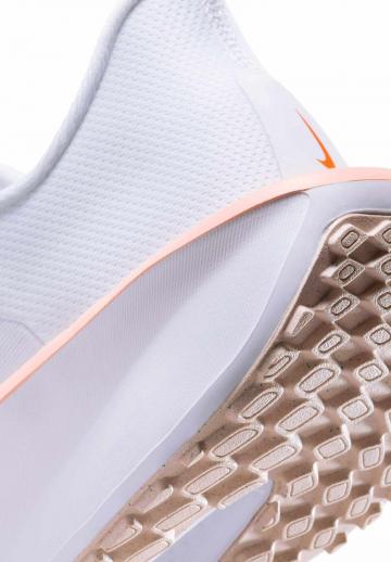 Беговые кроссовки