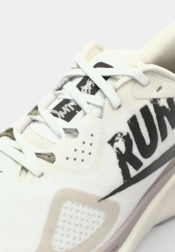 Беговые кроссовки