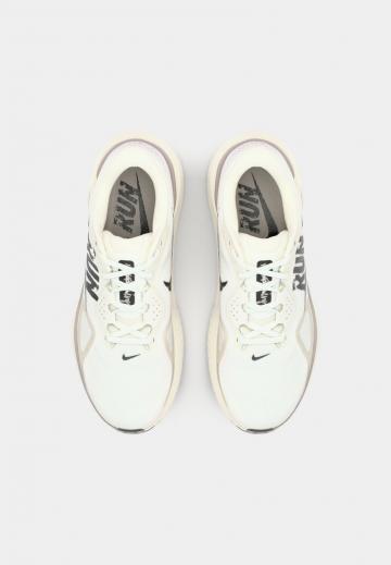 Беговые кроссовки