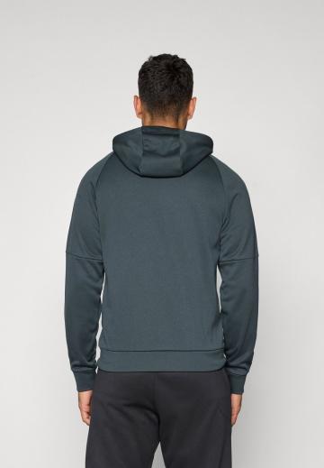 Спортивная кофта