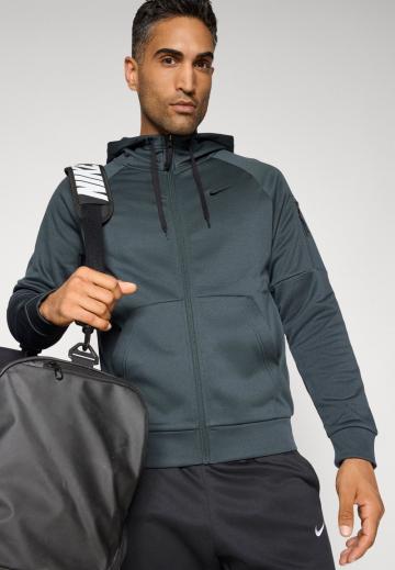 Спортивная кофта