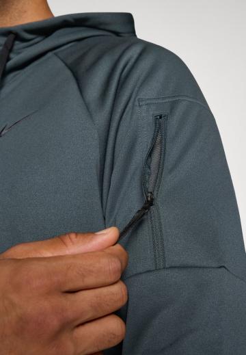 Спортивная кофта