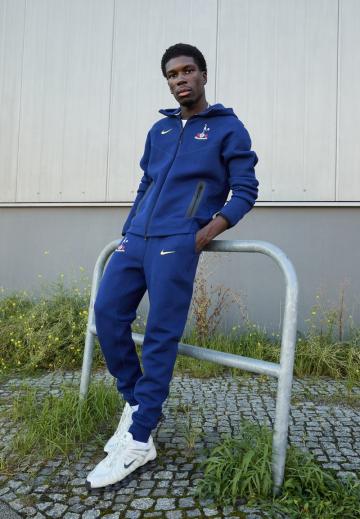 Спортивная кофта