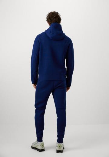 Спортивная кофта