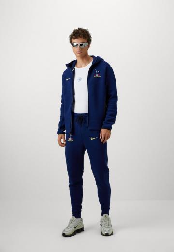 Спортивная кофта