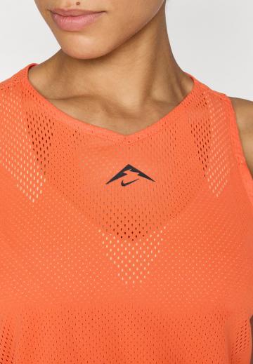 Спортивный топ