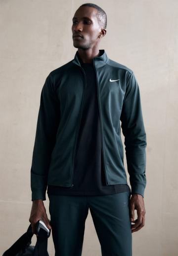 Спортивная куртка