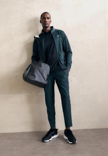 Спортивная куртка