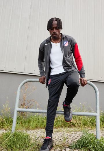 Спортивный костюм