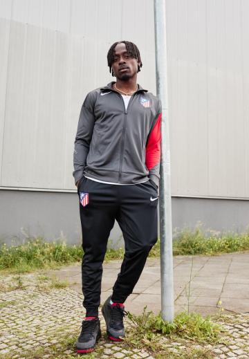 Спортивный костюм