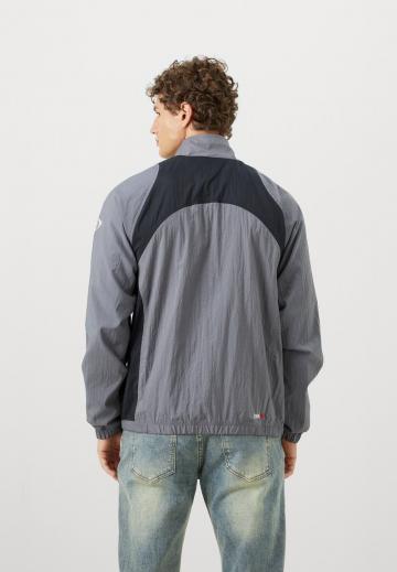 Спортивная куртка