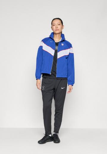 Спортивная куртка