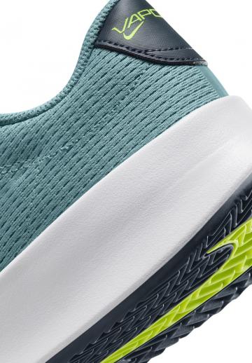 Теннисные кроссовки