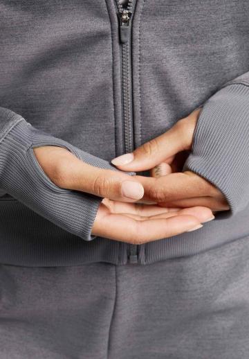 Спортивная толстовка