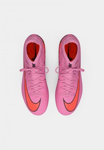 Футбольные бутсы