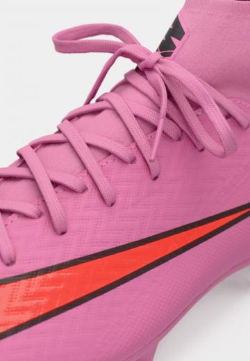 Футбольные бутсы