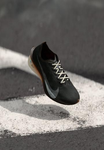 Беговые кроссовки