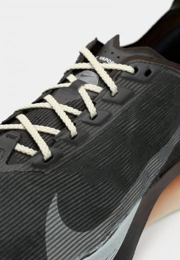 Беговые кроссовки