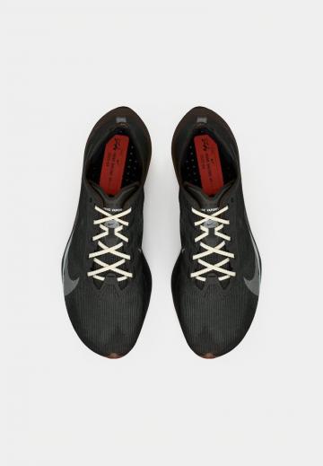 Беговые кроссовки