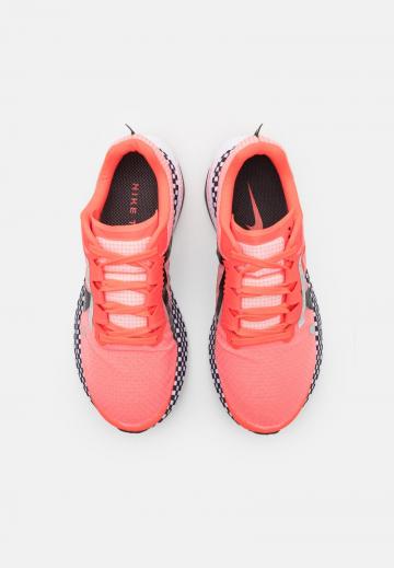 Беговые кроссовки