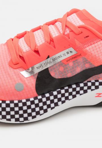 Беговые кроссовки