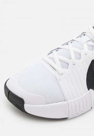 Теннисные кроссовки