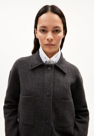 Короткое пальто