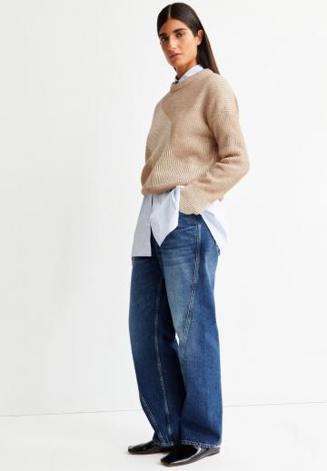 Пуловер в полоску