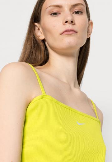 Топ на бретельках