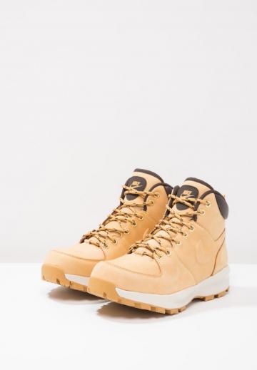 Ботинки на шнуровке