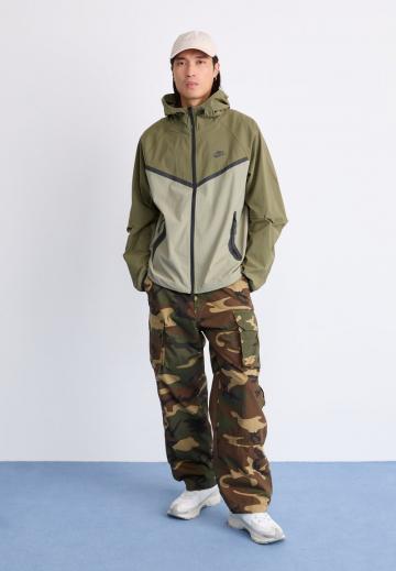 Куртка-дождевик