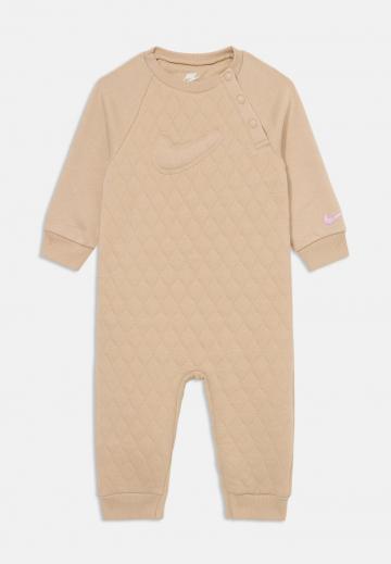 Набор одежды