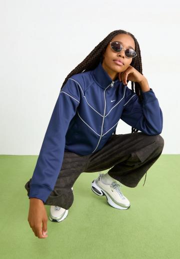 Спортивная куртка