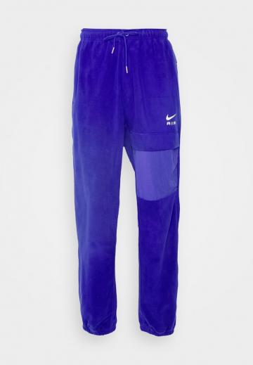 Брюки с накладными карманами