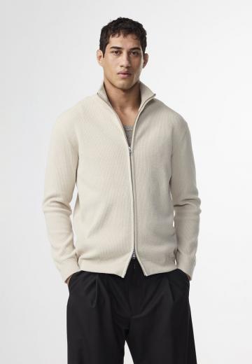 Вязаная кофта