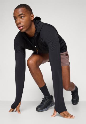 Спортивная куртка