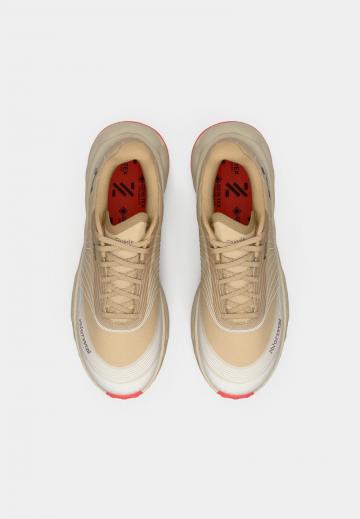 Беговые кроссовки