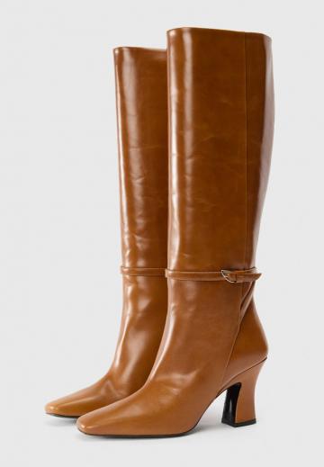 Высокие сапоги