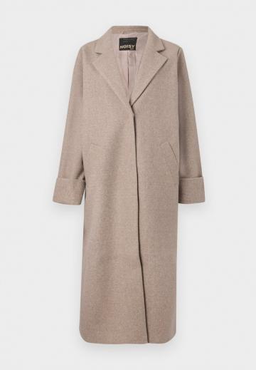 Шерстяное пальто
