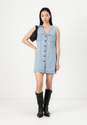 Джинсовая жилетка