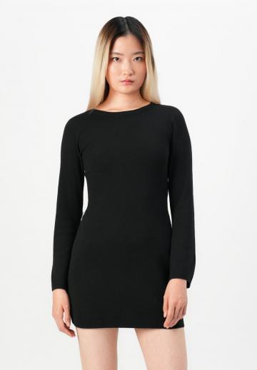 Вязаное платье