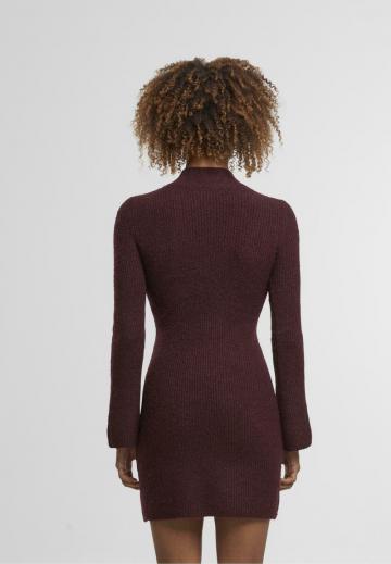 Платье футляр