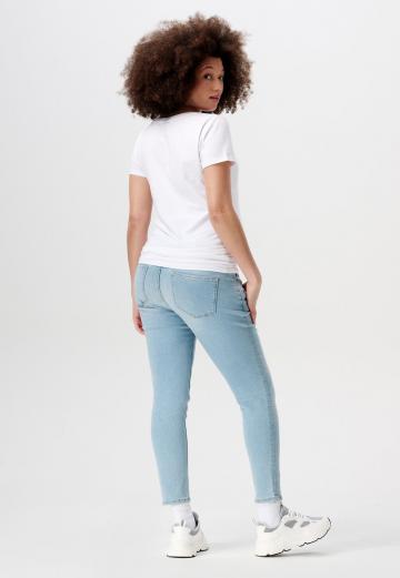 Короткие джинсы