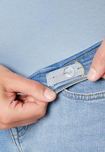 Короткие джинсы