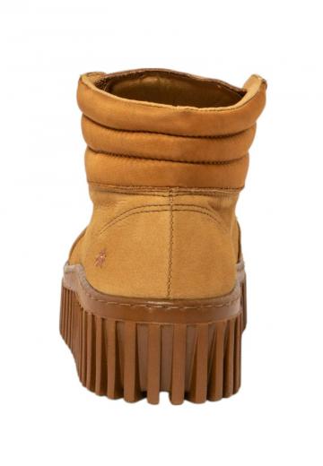 Ботинки на шнуровке