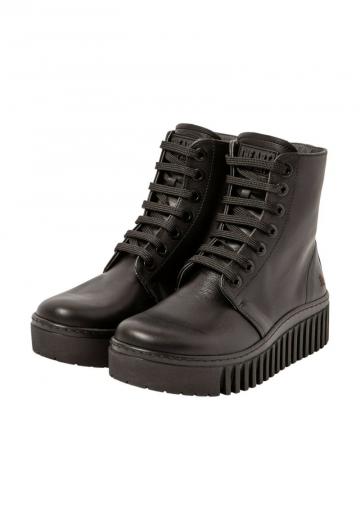 Ботинки на шнуровке