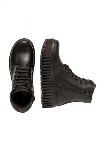 Ботинки на шнуровке