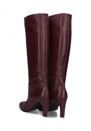 Высокие сапоги