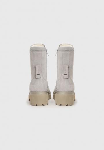 Ботинки на шнуровке